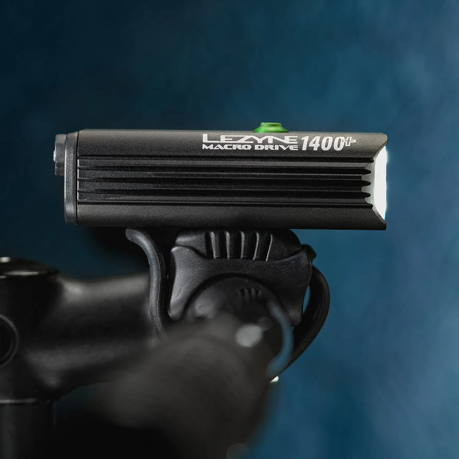 Lezyne Macro Drive 1400+ Front Light image 3